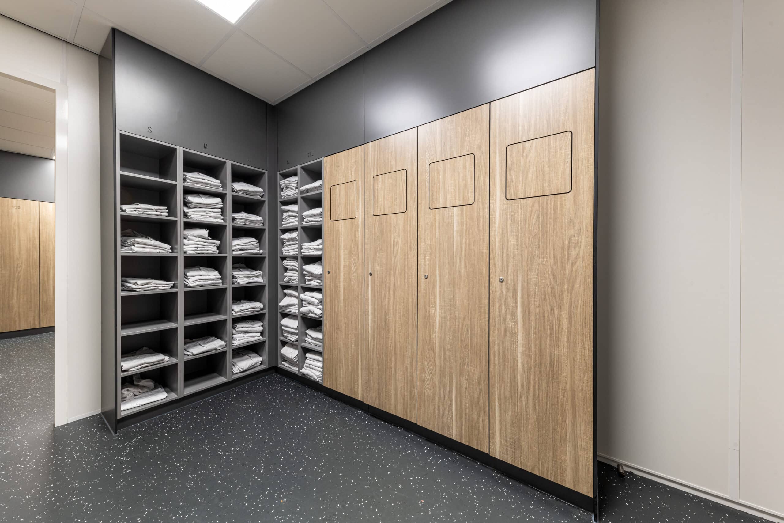 WEWO IC volkern lockers kleedruimte oss hr 1 scaled 1
