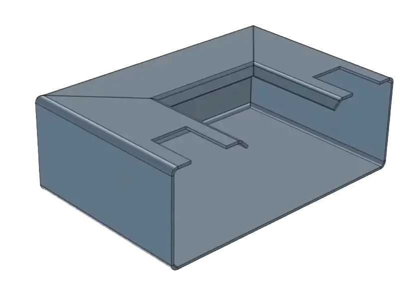 3D-model van een plaatwerkonderdeel met omgezette randen en uitsparingen. Het onderdeel heeft een rechthoekige basisvorm met verticale zijwanden, insnijdingen aan de bovenrand en een centrale uitsparing. De hoeken zijn afgerond en geschikt voor uitvouwen in plaatwerktoepassingen.